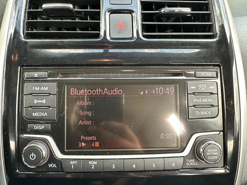 Used 2018 Nissan Versa SV w/ SV Special Edition Package image 15