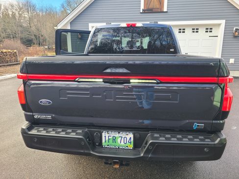 Used 2022 Ford F150 Lightning Lariat w/ Equipment Group 511A High image 8