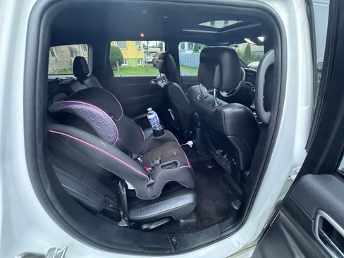 Used 2018 Jeep Grand Cherokee Altitude image 9