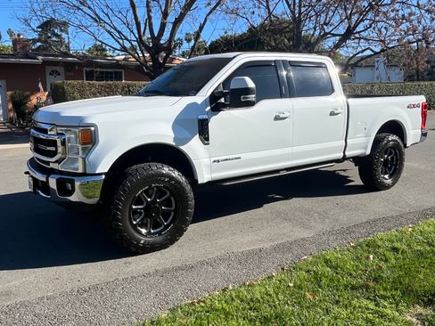 Used 2022 Ford F250 Lariat w/ Lariat Value Package image 1