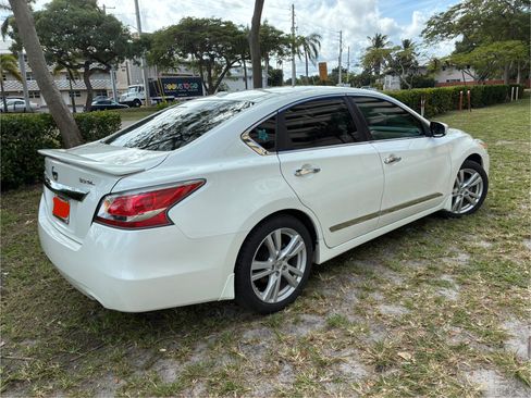 Used 2014 Nissan Altima 3.5 SL w/ Technology Package image 10