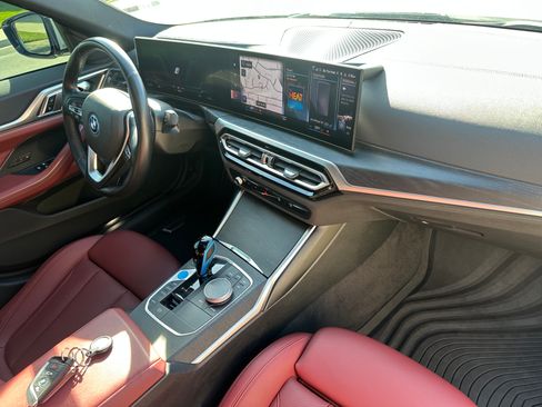 Used 2022 BMW i4 eDrive40 image 18