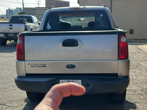 Used 2004 Ford Explorer Sport Trac XLT image 4