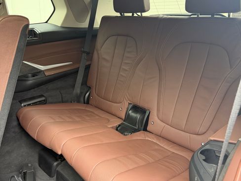 Used 2019 BMW X7 xDrive40i w/ Premium Package image 11