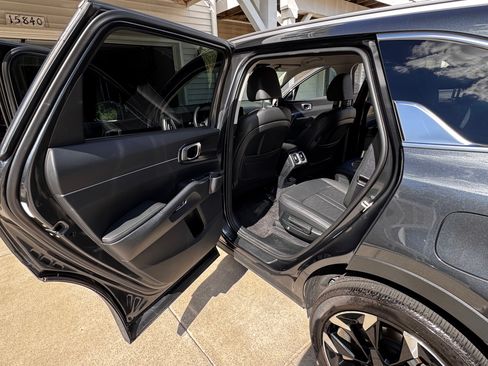 Used 2025 Kia Sorento EX FWD image 13