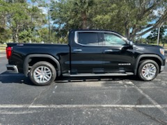 Used 2022 GMC Sierra 1500 SLT w/ SLT Premium Plus Package AWD/4WD image 4