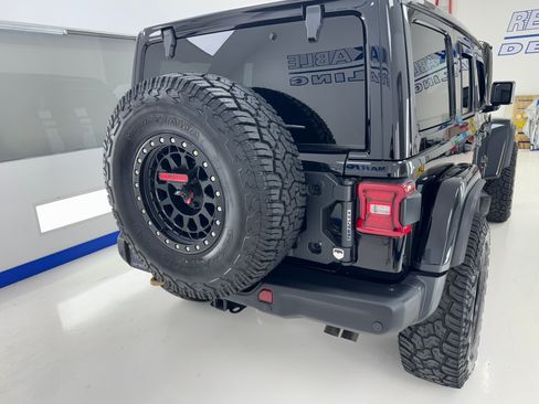Used 2021 Jeep Wrangler Unlimited Rubicon 392 w/ Trailer Tow Package AWD/4WD image 16