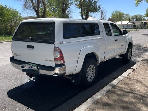 Used 2015 Toyota Tacoma 4x4 Access Cab V6 w/ SR5 Package image 4