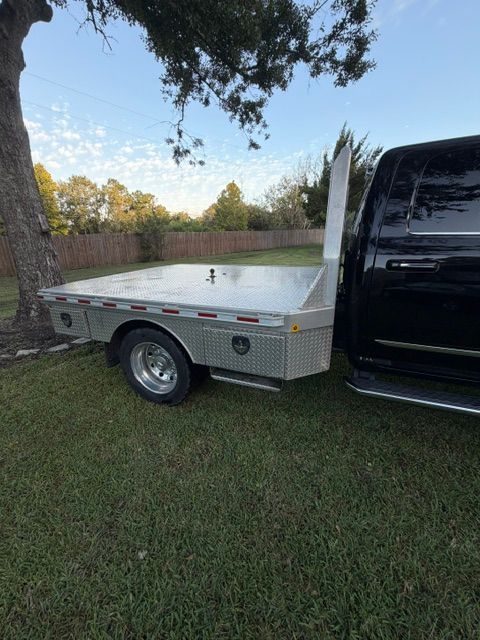 Used 2022 RAM 5500 4x4 Crew Cab image 2
