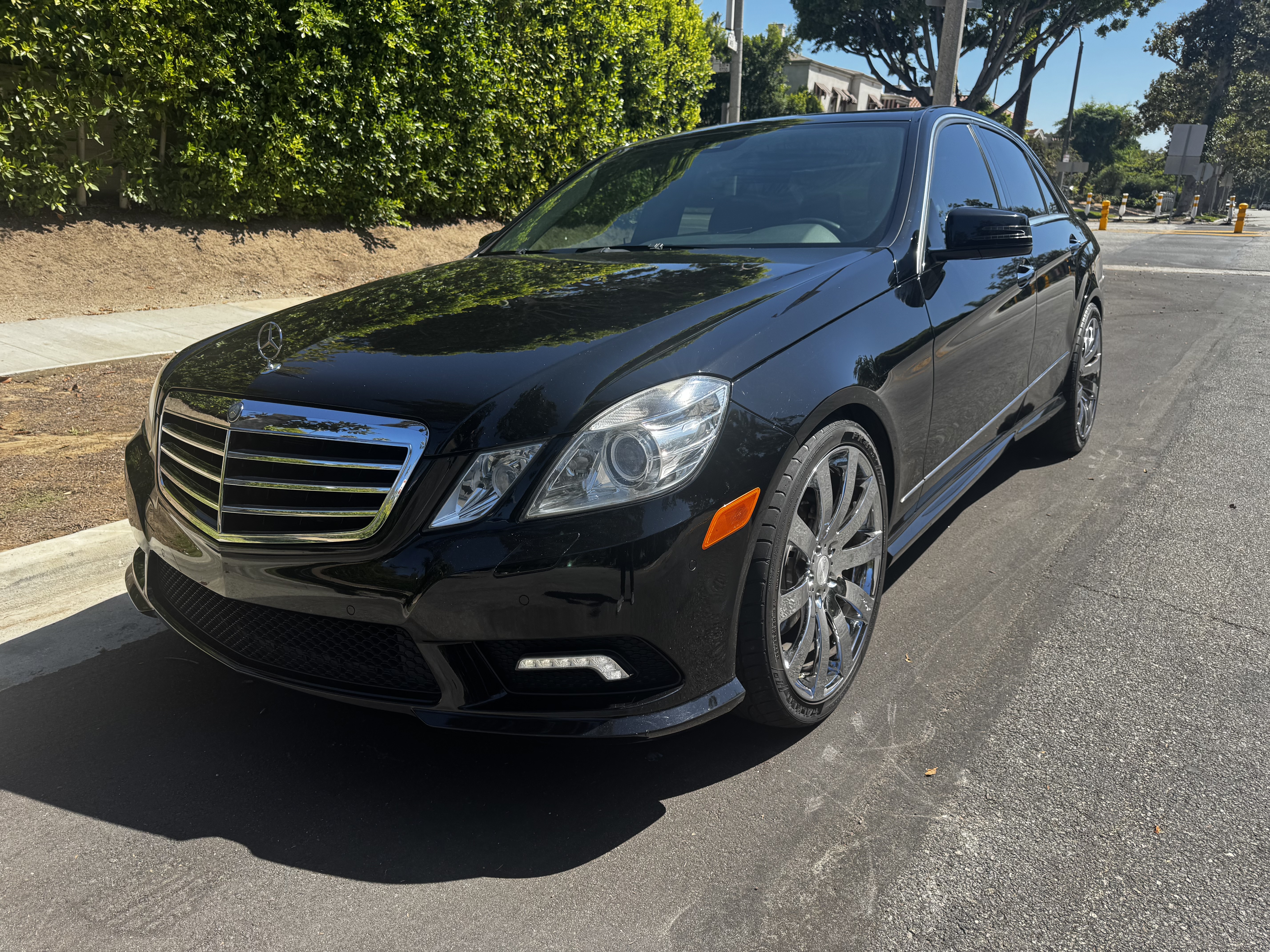 Used 2010 Mercedes-Benz E 350 Sedan image 5