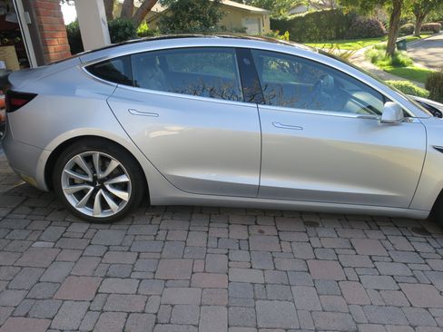 Used 2018 Tesla Model 3 Long Range image 6