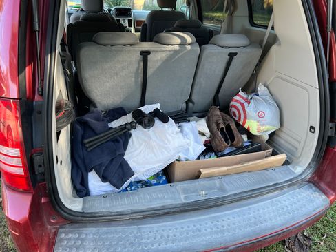 Used 2010 Chrysler Town & Country LX FWD image 6