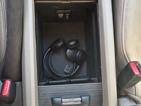 Used 2017 Honda Pilot Touring image 14