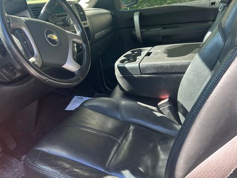 Used 2009 Chevrolet Silverado 1500 LT w/ Power Pack Plus image 2