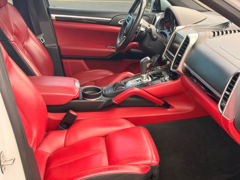 Used 2015 Porsche Cayenne S AWD/4WD image 10