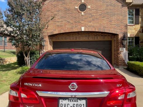 Used 2019 Nissan Sentra SV image 5