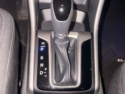 Used 2016 Hyundai Elantra GT FWD image 14