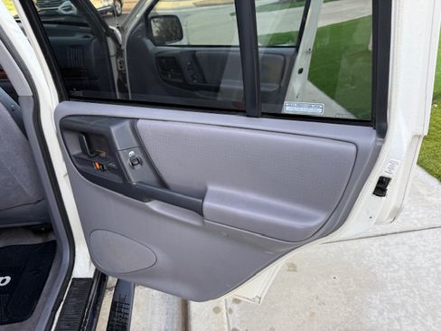 Used 1996 Jeep Grand Cherokee Laredo image 6