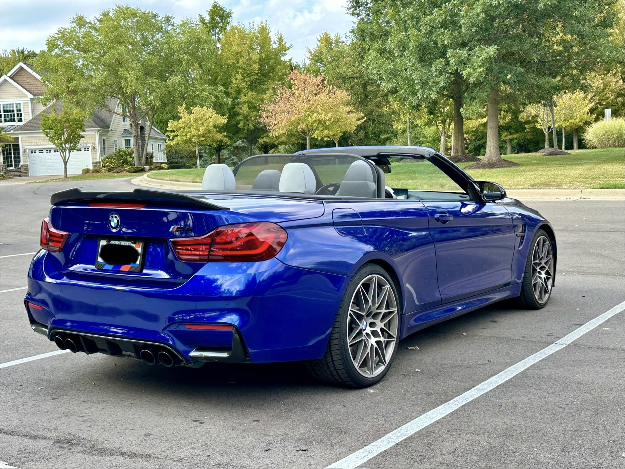 Used 2020 BMW M4 Convertible w/ Competition Package RWD image 11