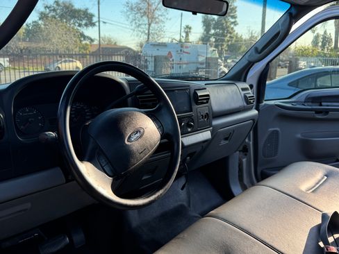 Used 2006 Ford F250 XLT image 11