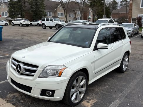 Used 2011 Mercedes-Benz GLK 350 4MATIC image 1