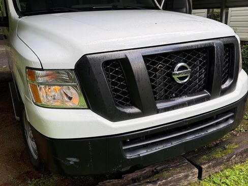 Used 2021 Nissan NV 3500 S RWD image 1