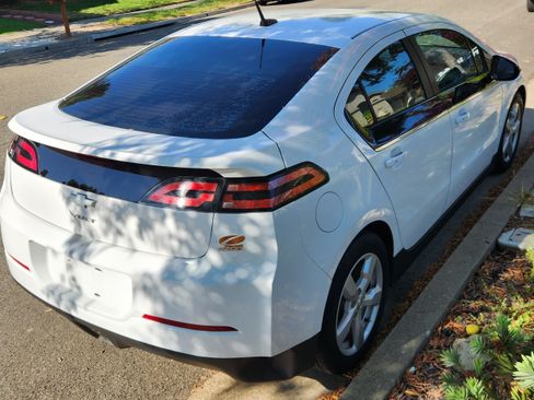 Used 2014 Chevrolet Volt image 2
