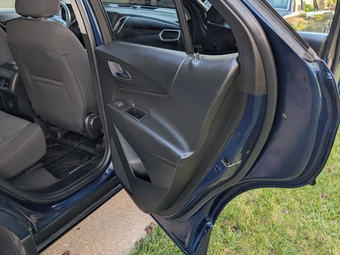 Used 2020 Chevrolet Equinox LT image 23