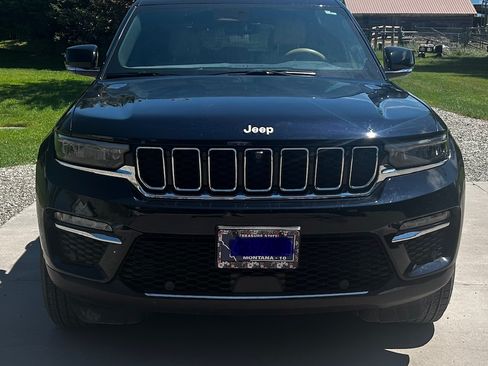 Used 2024 Jeep Grand Cherokee Limited w/ Luxury Tech Group II AWD/4WD image 6