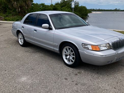 Used 2000 Mercury Grand Marquis GS RWD image 1