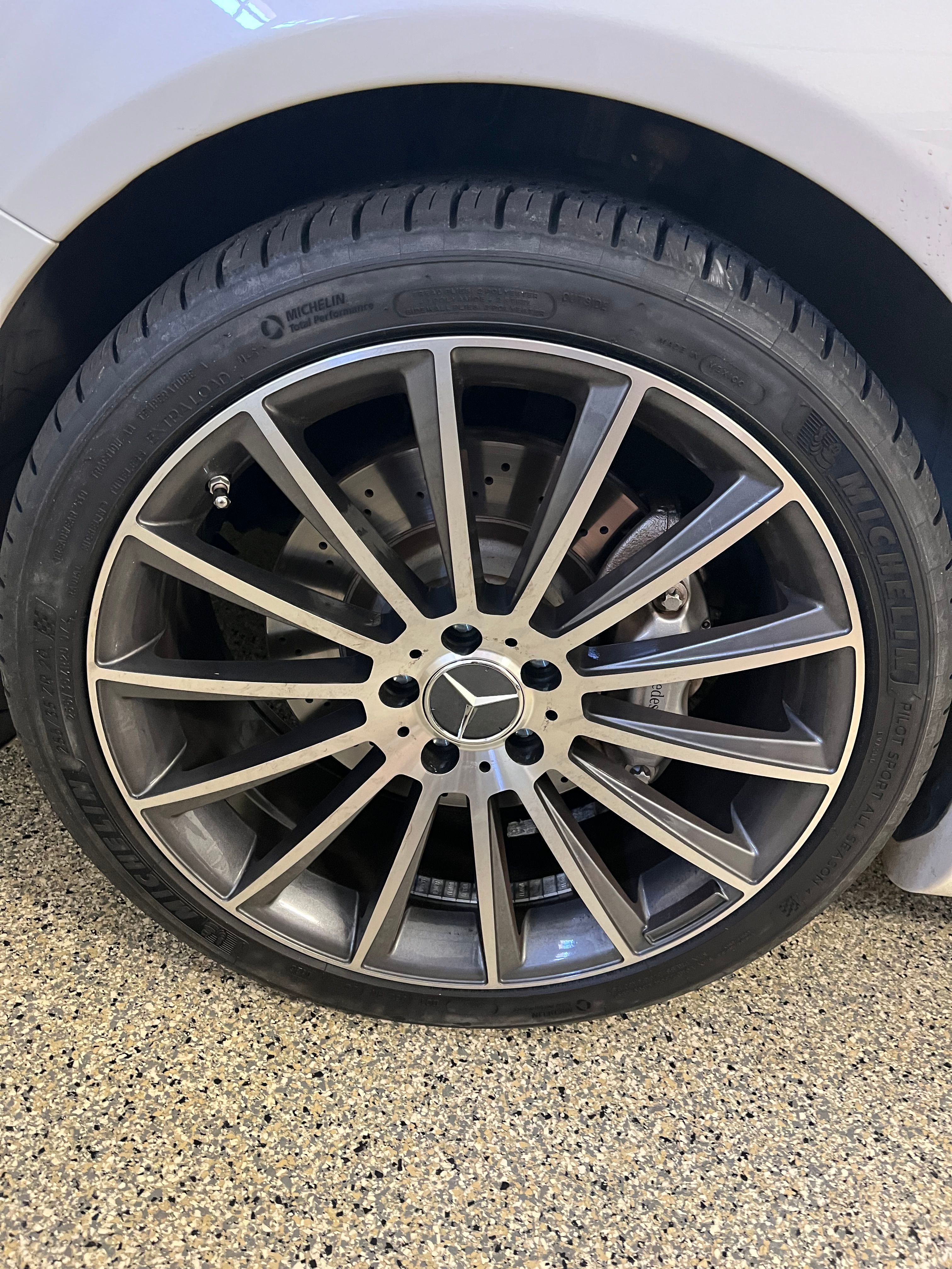 Used 2013 Mercedes-Benz CL 550 4MATIC image 24