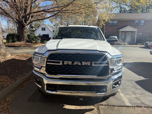 Used 2022 RAM 2500 Big Horn w/ Level 1 Equipment Group image 12