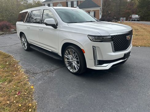 Used 2022 Cadillac Escalade ESV Premium Luxury w/ Performance Package image 14