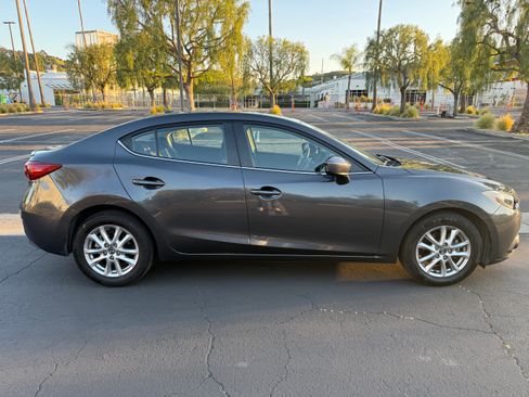 Used 2015 MAZDA MAZDA3 i Touring w/ Technology Package image 5