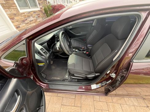 Used 2018 Kia Forte LX FWD image 12