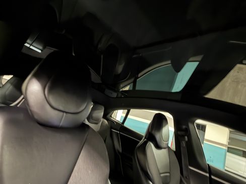 Used 2017 Tesla Model S 75 image 6