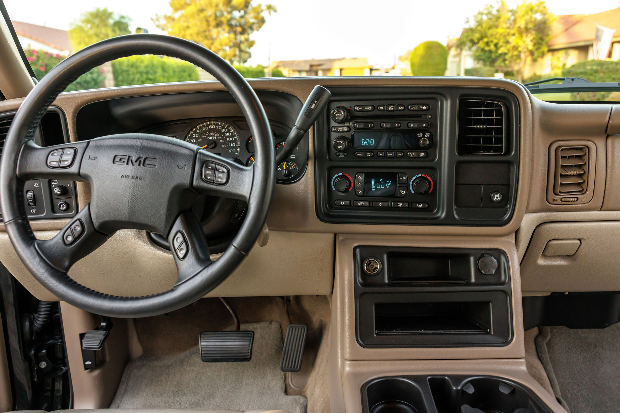 Used 2005 GMC Yukon SLT w/ SLT Preferred Equipment Group RWD image 23