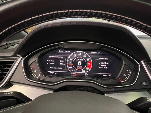 Used 2018 Audi SQ5 Premium Plus w/ Navigation Package image 6