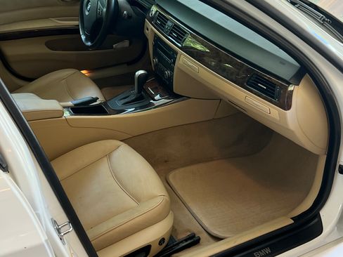 Used 2007 BMW 328xi Wagon image 9