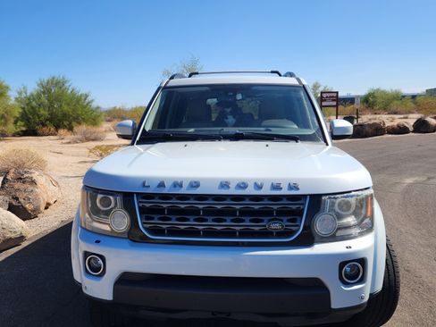 Used 2015 Land Rover LR4 HSE image 5