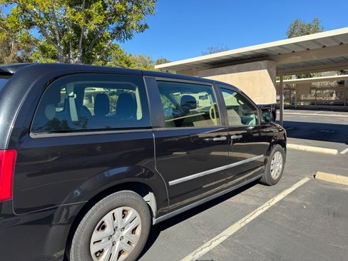 Used 2014 Dodge Grand Caravan American Value Package image 8