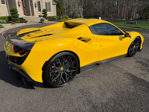 Used 2021 Ferrari F8 Tributo RWD image 24