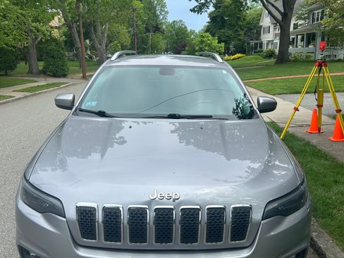 Used 2019 Jeep Cherokee Latitude w/ Popular Appearance Group AWD/4WD image 1