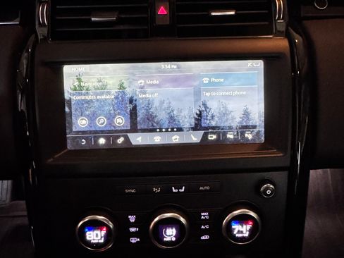 Used 2019 Land Rover Discovery SE image 9