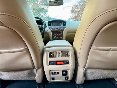 Used 2019 Nissan Pathfinder Platinum image 13