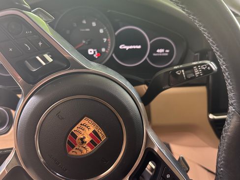 Used 2020 Porsche Cayenne AWD/4WD image 9