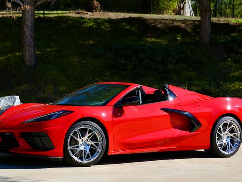 Used 2020 Chevrolet Corvette Stingray Convertible w/ Z51 Performance Package RWD image 5