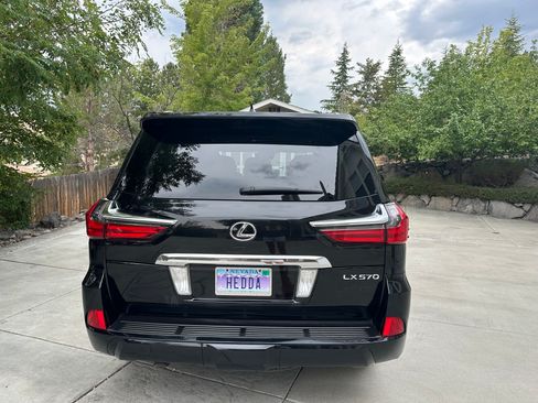 Used 2017 Lexus LX 570 4WD image 18