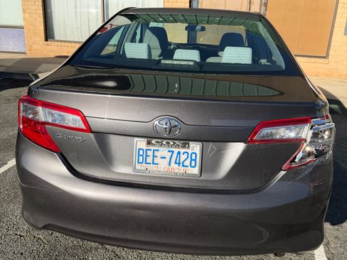 Used 2012 Toyota Camry SE image 9