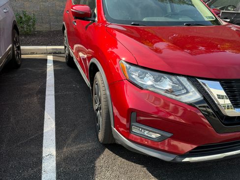 Used 2019 Nissan Rogue SL w/ Premium Package AWD/4WD image 2